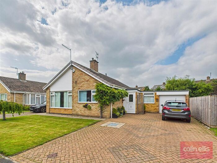2 Bedroom Detached Bungalow For Sale In Scalby Beck Road, Scalby, Scarborough, YO13