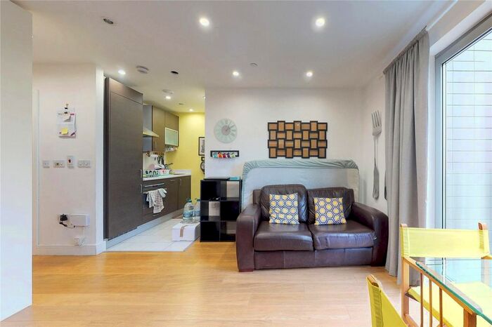 Studio To Rent In Christian Street, London, E1