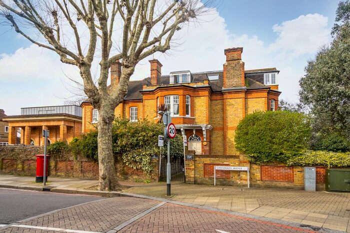 2 Bedroom Flat To Rent In Upper Richmond Road, London, SW15