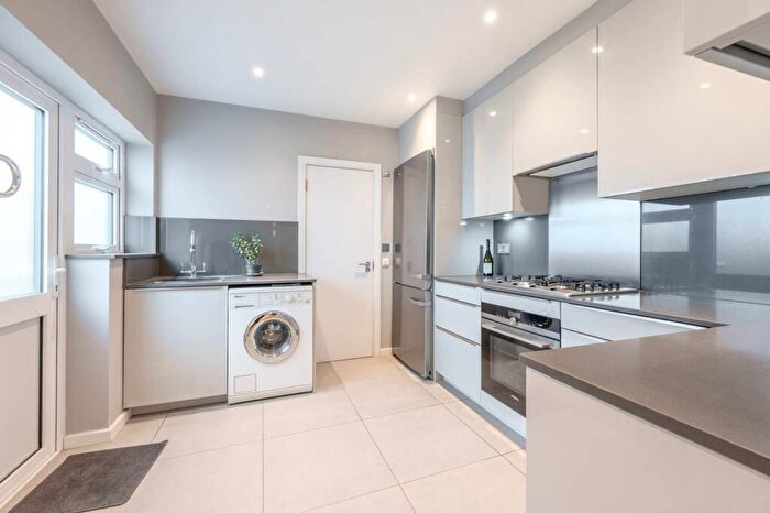 3 Bedroom House For Sale In Villiers Road, Dollis Hill, London, NW2