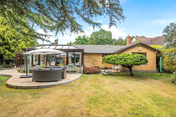 4 Bedroom Bungalow For Sale In Lower Pennington Lane, Pennington, Lymington, Hampshire, SO41