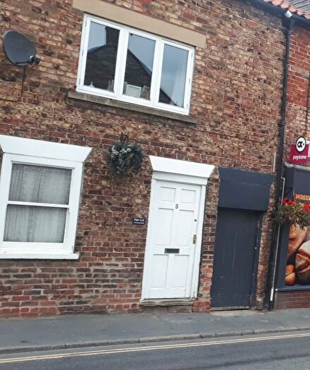 3 Bedroom Flat To Rent In Pickering Road, Pickering, YO18