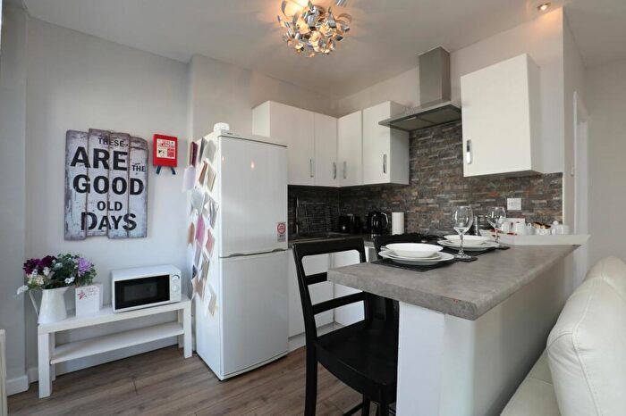 1 Bedroom End Of Terrace House For Sale In Esplanade Avenue, Porthcawl, CF36