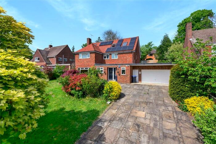 5 Bedroom Detached House To Rent In Woking, GU22