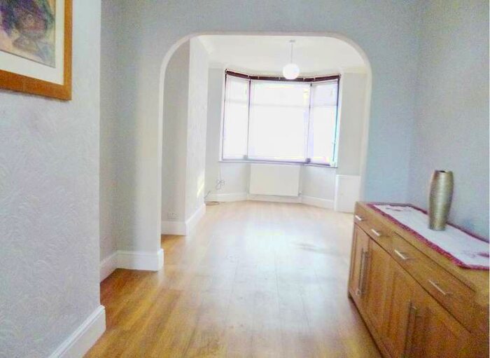 3 Bedroom End Of Terrace House To Rent In Sandringham Road, WD24