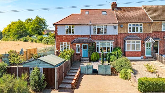 4 Bedroom End Of Terrace House For Sale In Woodside Road, Lower Woodside, LU1