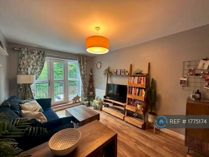 1 Bedroom Flat To Rent In Isis House, London, SE20