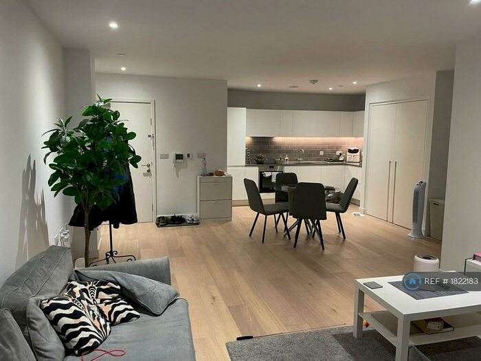 2 Bedroom Penthouse To Rent In Bonnet Street, London, E16