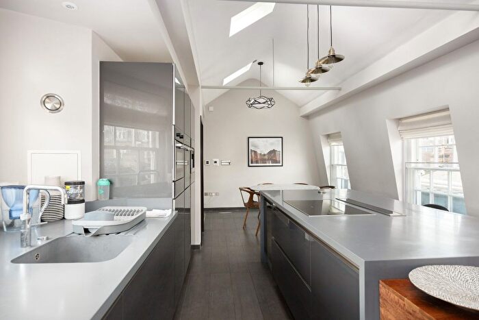 2 Bedroom Flat To Rent In Garrick Street, Covent Garden, WC2E