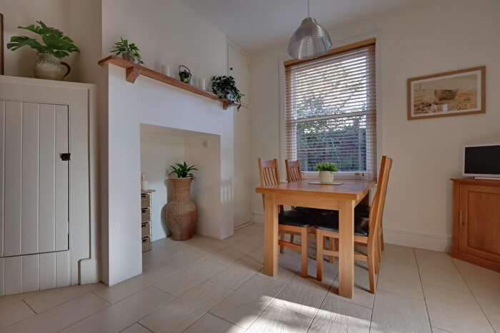 4 Bedroom Detached House For Sale In First Avenue, Denvilles, Havant, PO9