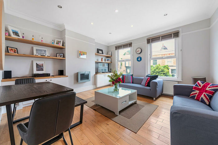 2 Bedroom Maisonette To Rent In Bellenden Road, SE15