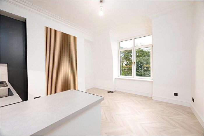 2 Bedroom Flat For Sale In Top Floor Flat, Fonthill Road, Ferryhill, Aberdeen, Aberdeenshire, AB11