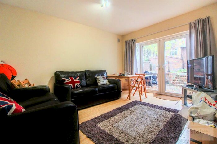 6 Bedroom Detached House To Rent In Allington Avenue, Nottingham, NG7