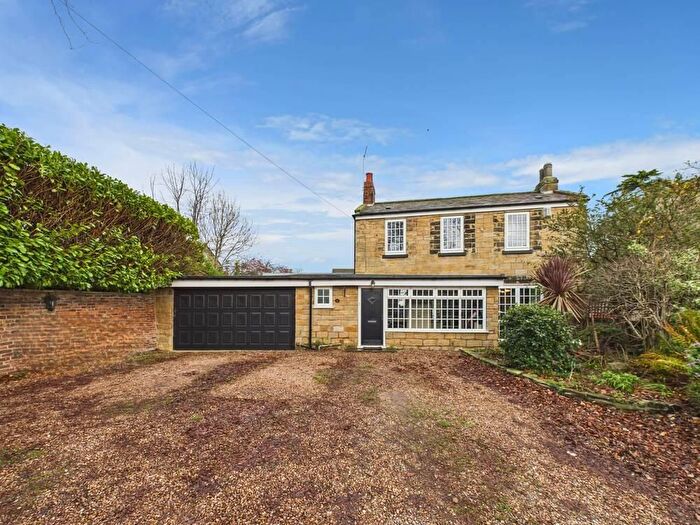 3 Bedroom Detached House For Sale In Pontefract Road, Ackworth, Pontefract, WF7