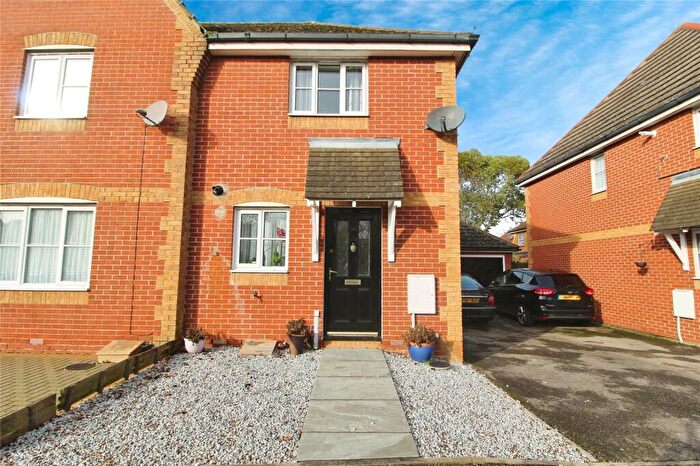 2 Bedroom Semi-Detached House To Rent In Foxglove Road, Rush Green, Romford, RM7
