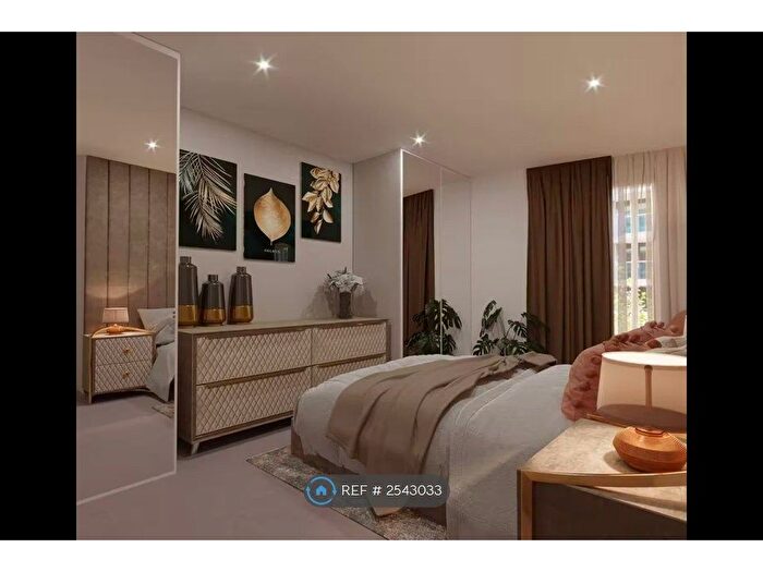 2 Bedroom Flat To Rent In Hawthorne Crescent, Greenwich, SE10