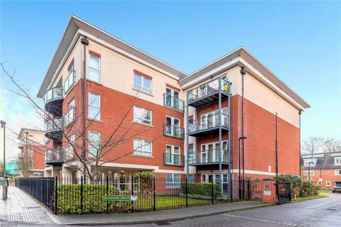 2 Bedroom Apartment To Rent In Orchard Grove, Orpington, BR6