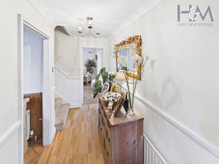 3 Bedroom Semi Detached House For Sale In Raleigh Crescent, Stevenage, Hertfordshire, SG2