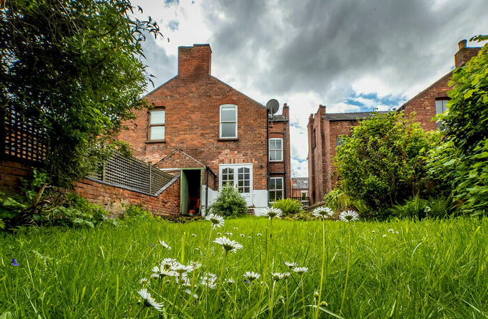 4 Bedroom Semi-Detached House To Rent In West Bridgford, Nottingham, NG2