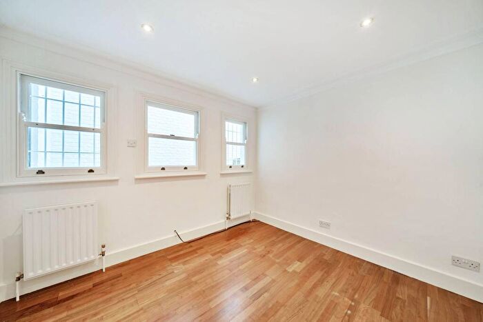 4 Bedroom House To Rent In Burnaby Street, Chelsea, London, SW10