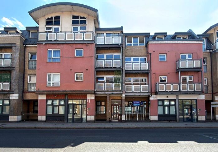 1 Bedroom Flat For Sale In Flat Magnum House, London Road, Kingston Upon Thames, Surrey, KT2