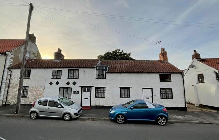 4 Bedroom Cottage For Sale In Hunmanby Street, Muston, Filey, YO14