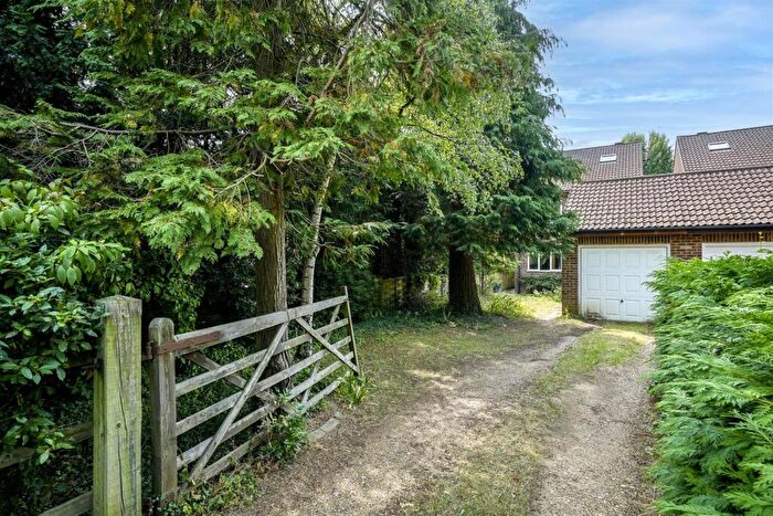 4 Bedroom Detached House For Sale In London Road, St. Albans, AL1