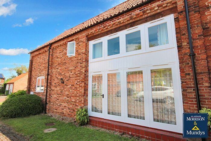 4 Bedroom Barn Conversion For Sale In Vine Farmyard, Collingham, Newark, NG23