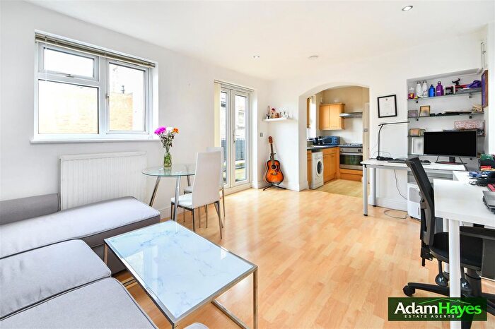 1 Bedroom Flat For Sale In Ballards Lane, Finchley Central, N3