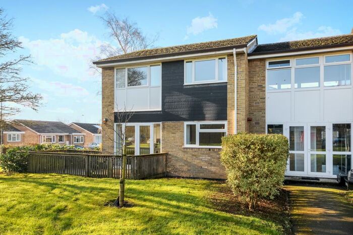 2 Bedroom Apartment To Rent In Richens Drive, Carterton, OX18