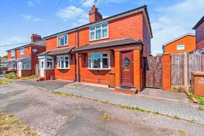 3 Bedroom Semi-Detached House To Rent In Queen Street, Moxley, Wednesbury, WS10