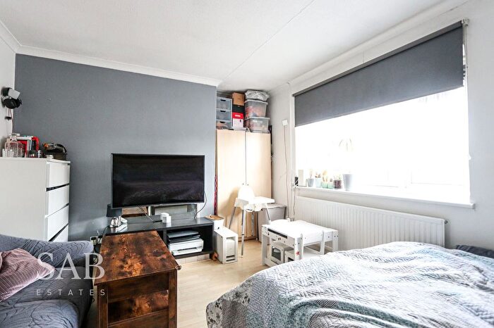 2 Bedroom Property To Rent In Goodwood Drive, Northolt, UB5