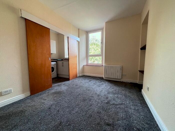 1 Bedroom Flat To Rent In Polepark Road, Dudhope, Dundee, DD1