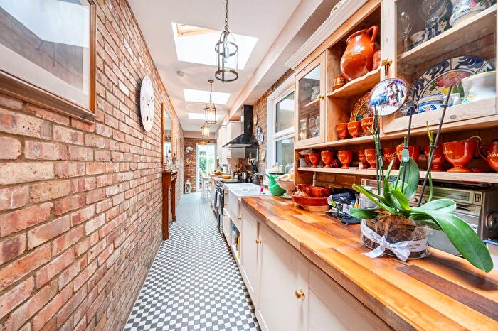 6 Bedroom Terraced House For Sale In Hanover Road, Kensal Green, London, NW10