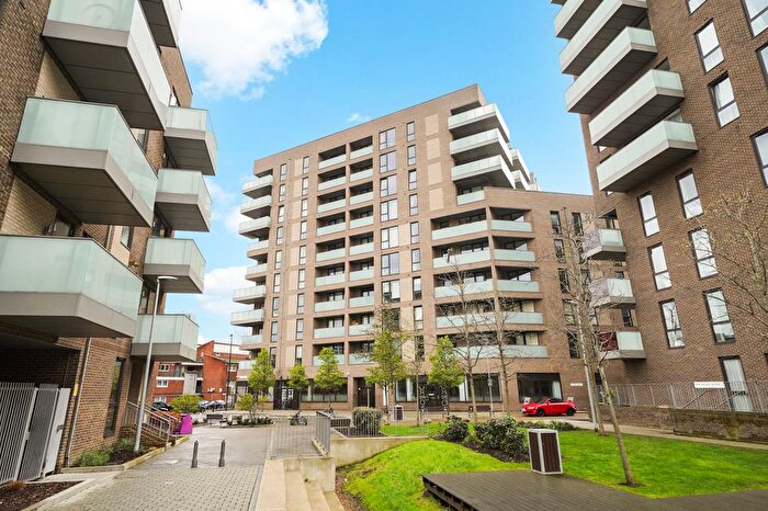 1 Bedroom Flat To Rent In Lighterman Point, New Village Avenue, London, E14