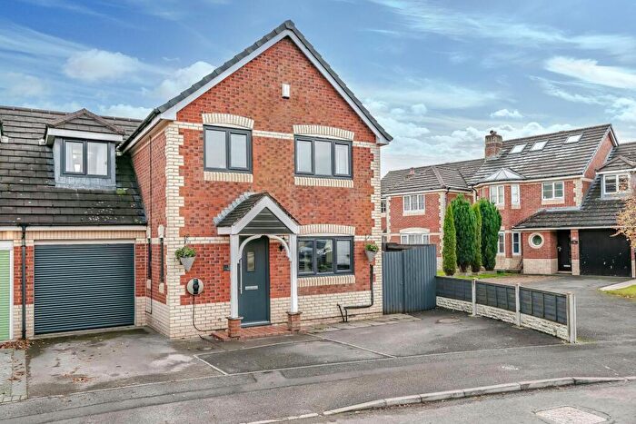 4 Bedroom Link Detached House For Sale In The Chase, Cottam, PR4