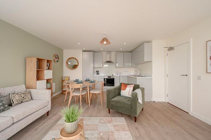 2 Bedroom Apartment To Rent In Stead's Place, Edinburgh, EH6