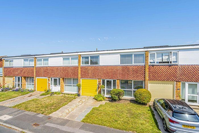 4 Bedroom Terraced House For Sale In Maisemore Gardens, Emsworth, PO10