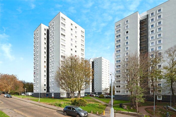 1 Bedroom Flat For Sale In New Road, Grays, Essex, RM17