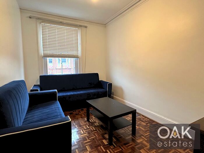 2 Bedroom Flat To Rent In Chase Side, Enfield, EN2