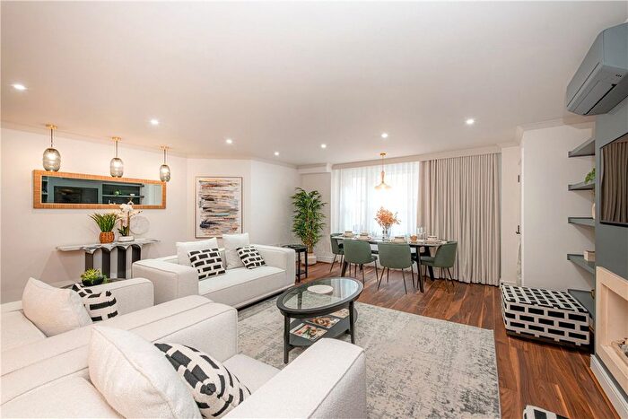 1 Bedroom Flat To Rent In Lowndes Square, Belgravia, London, SW1X