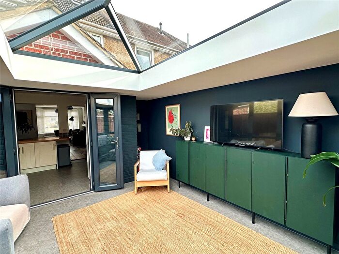 2 Bedroom End Of Terrace House For Sale In Eastfield Lane, Ringwood, Hampshire, BH24