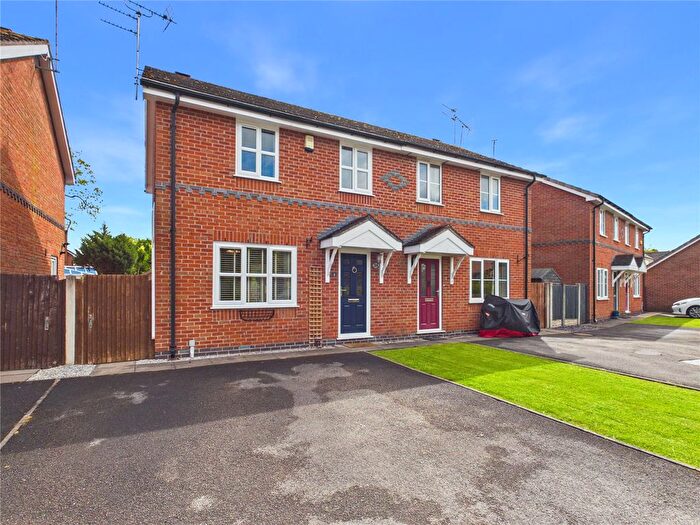 3 Bedroom Semi-detached House For Sale In Marshall Grove, Congleton, Cheshire, CW12