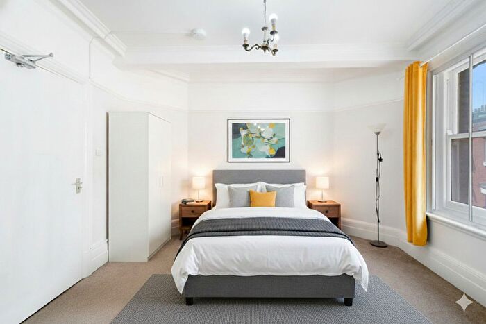 4 Bedroom Flat For Sale In Marylebone Road, London, NW1