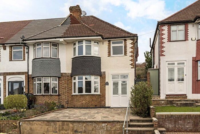 3 Bedroom House For Sale In Westmount Road, London, SE9