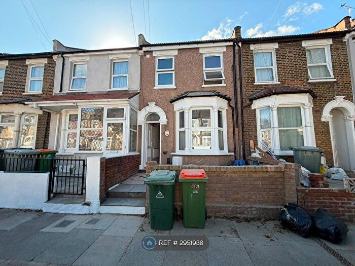 7 Bedroom Terraced House To Rent In Sutton Court Road, London, E13