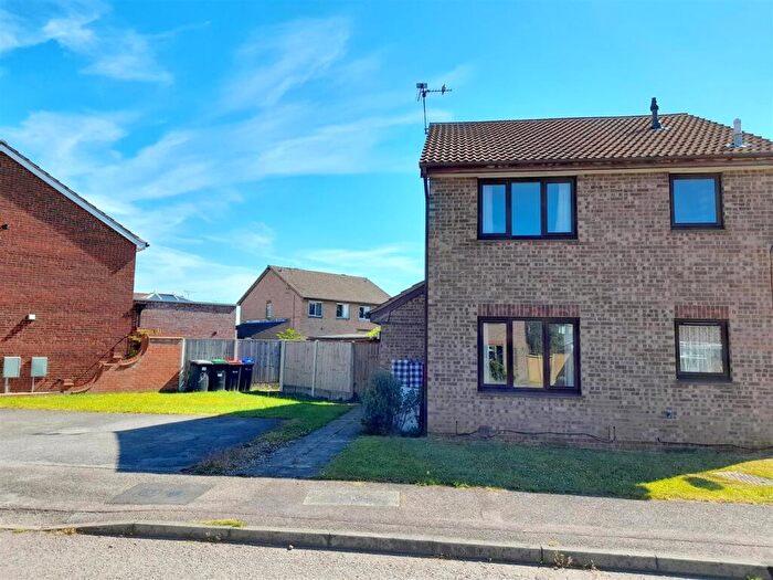 1 Bedroom Town House To Rent In Carnoustie Close, Kirkby-In-Ashfield, Nottingham, NG17