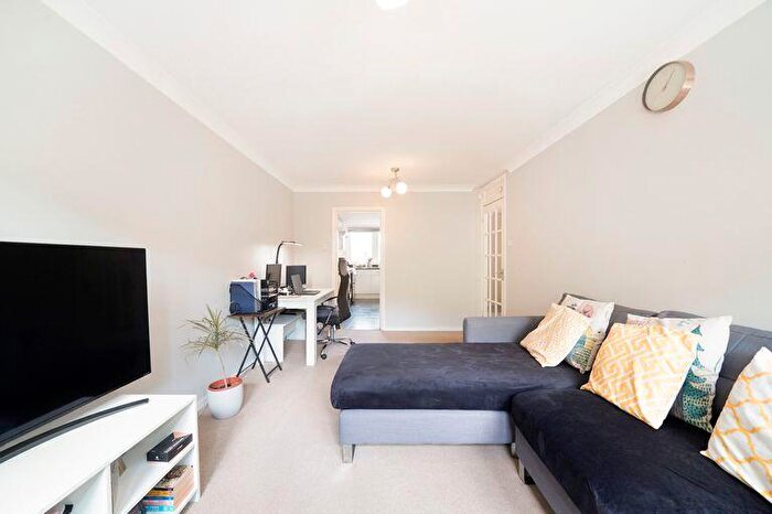 1 Bedroom Flat For Sale In Franklin Close, West Norwood, London, SE27