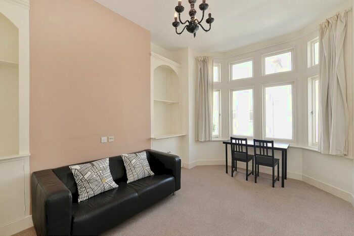 1 Bedroom Flat To Rent In Whittingstall Road, Parsons Green, SW6