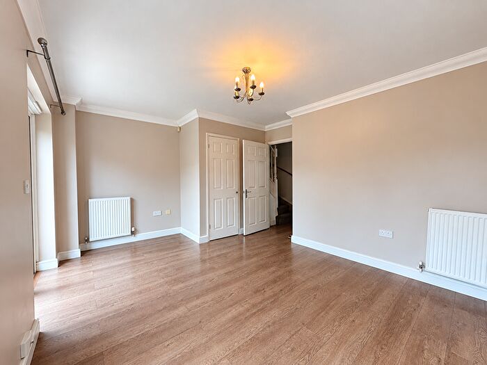 2 Bedroom End Terrace House To Rent In Plymouth Road, Chafford Hundred, Grays, Essex, RM16